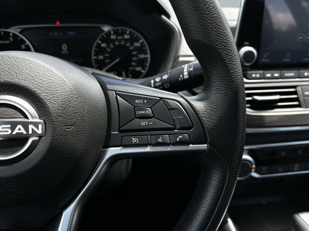 Used 2023 Nissan Altima 2.5 SV FWD image 16