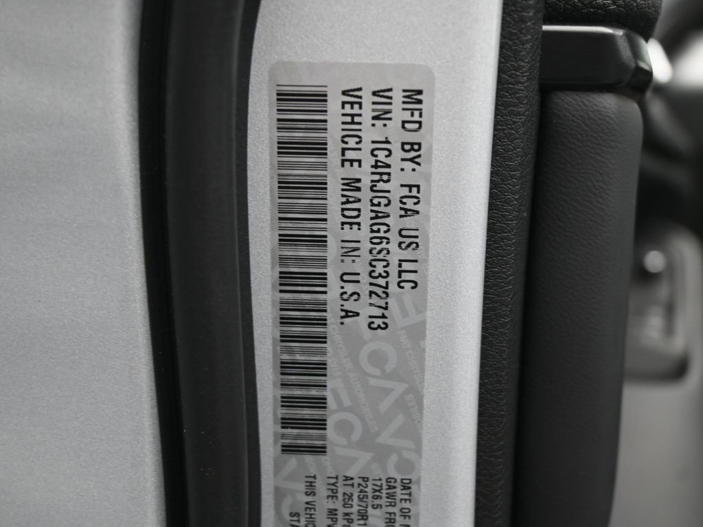 New 2025 Jeep Grand Cherokee Laredo w/ Luxury Tech Group I image 20