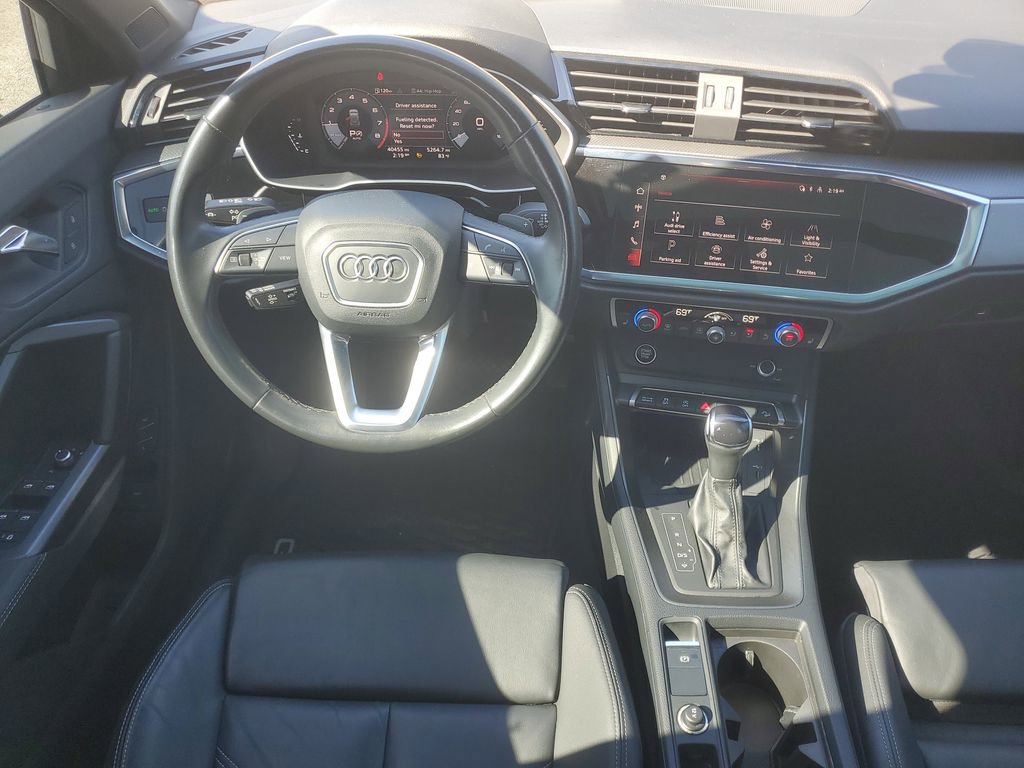 Used 2023 Audi Q3 2.0T Premium Plus w/ Premium Plus Package image 16