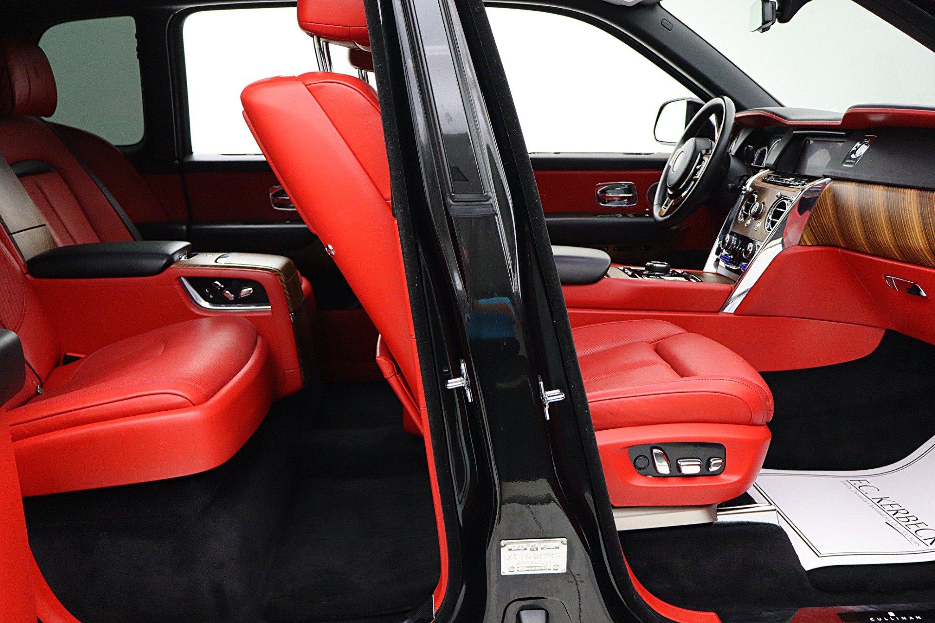 Used 2019 Rolls-Royce Cullinan AWD/4WD image 36