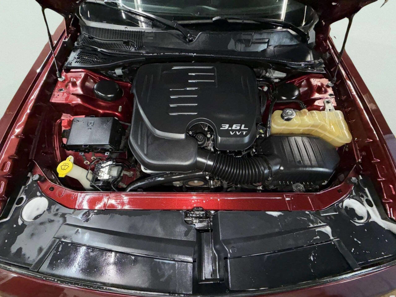 Used 2018 Dodge Challenger SXT image 18