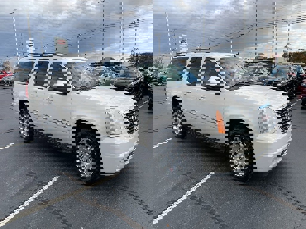 Used 2010 GMC Yukon XL SLT w/ SLT-2 Equipment Package image 23