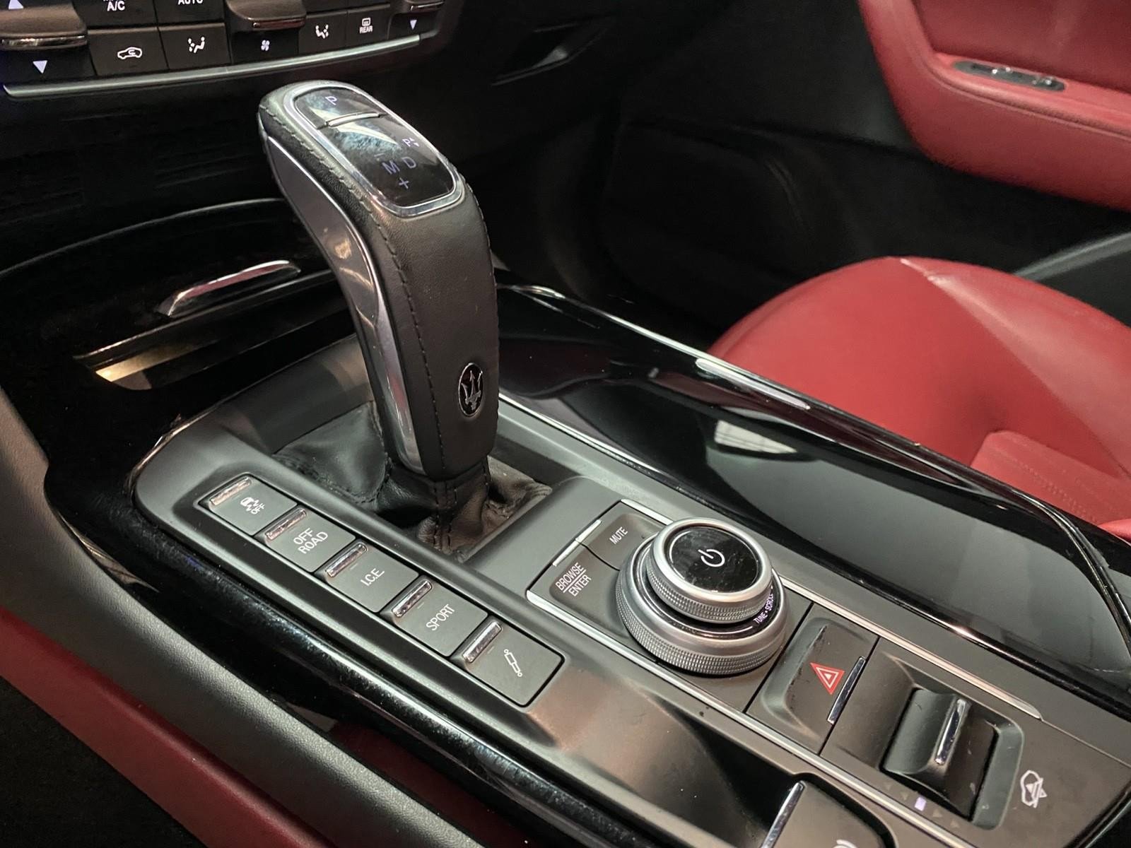 Used 2021 Maserati Levante image 24