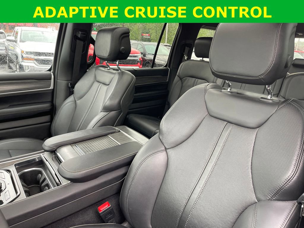 Certified 2023 Jeep Wagoneer Series III w/ Premium Group I AWD/4WD image 13