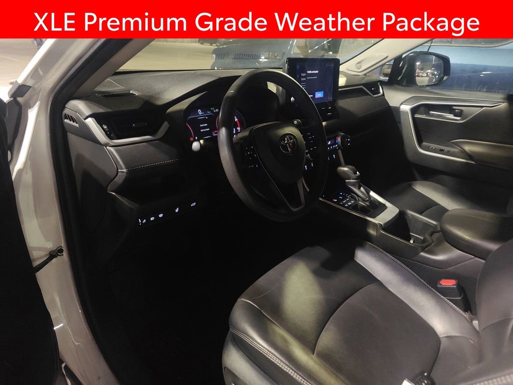 Used 2023 Toyota RAV4 XLE Premium image 7