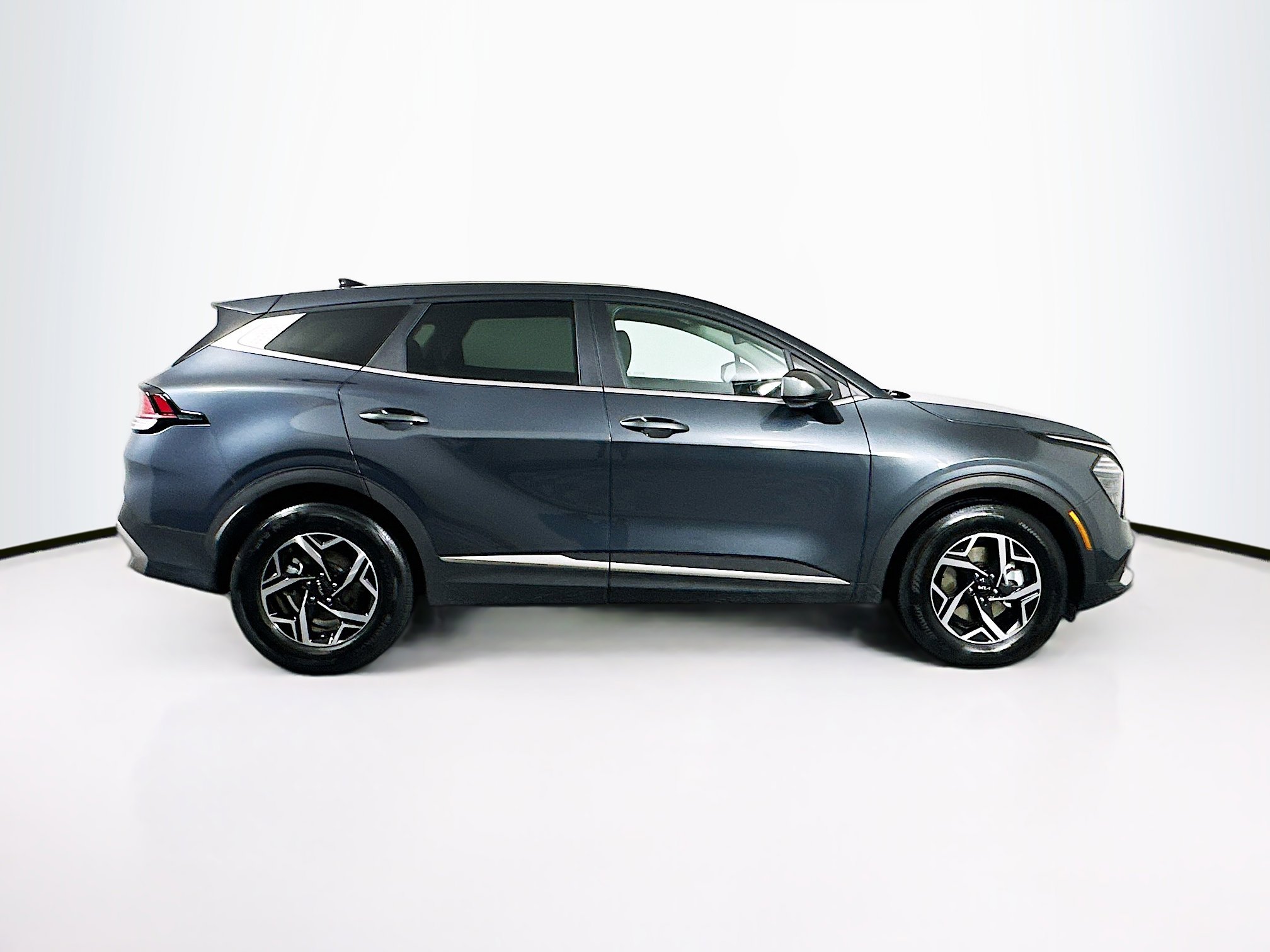 Used 2025 Kia Sportage LX image 10