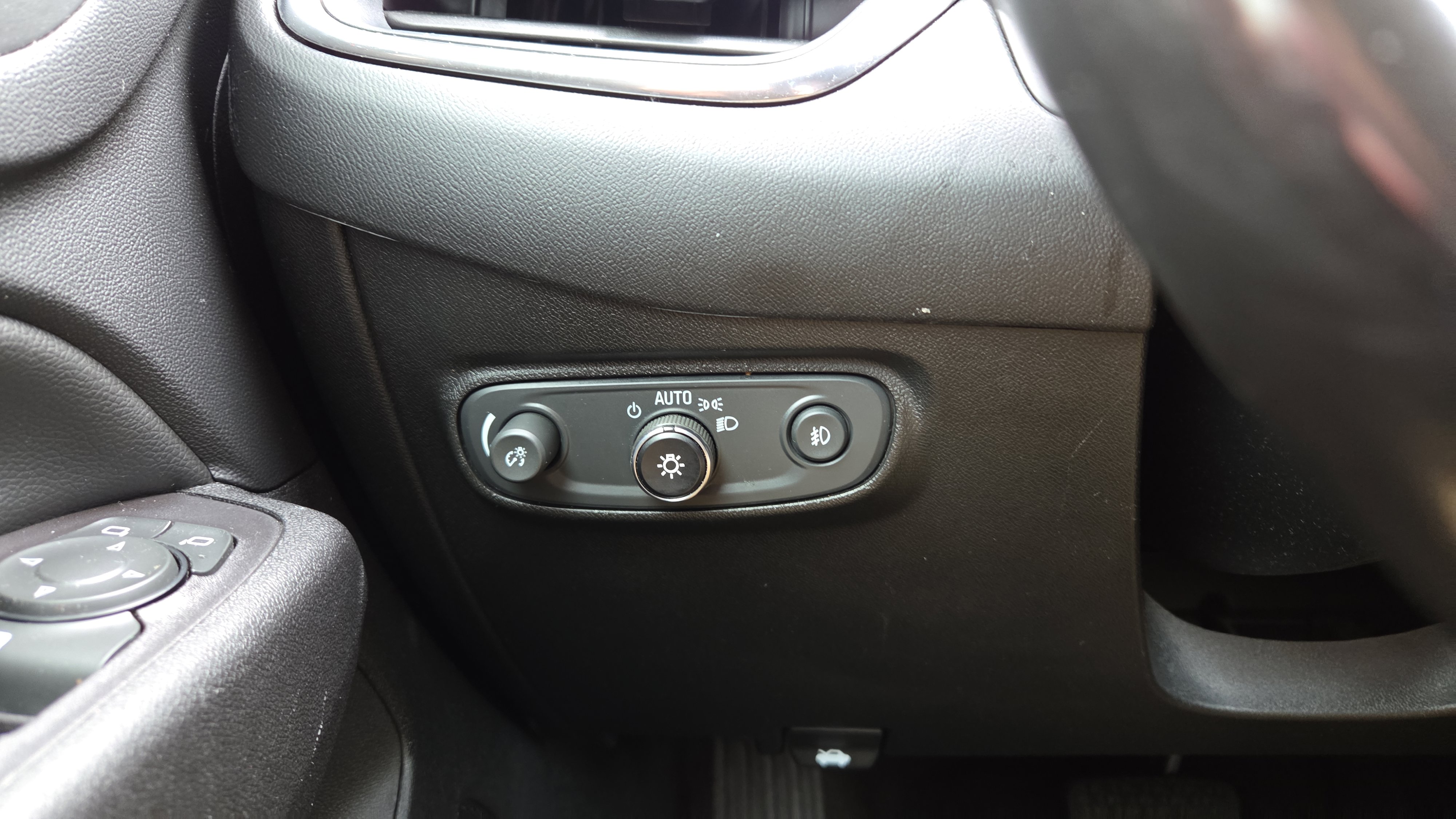 Used 2020 Chevrolet Equinox LT image 30