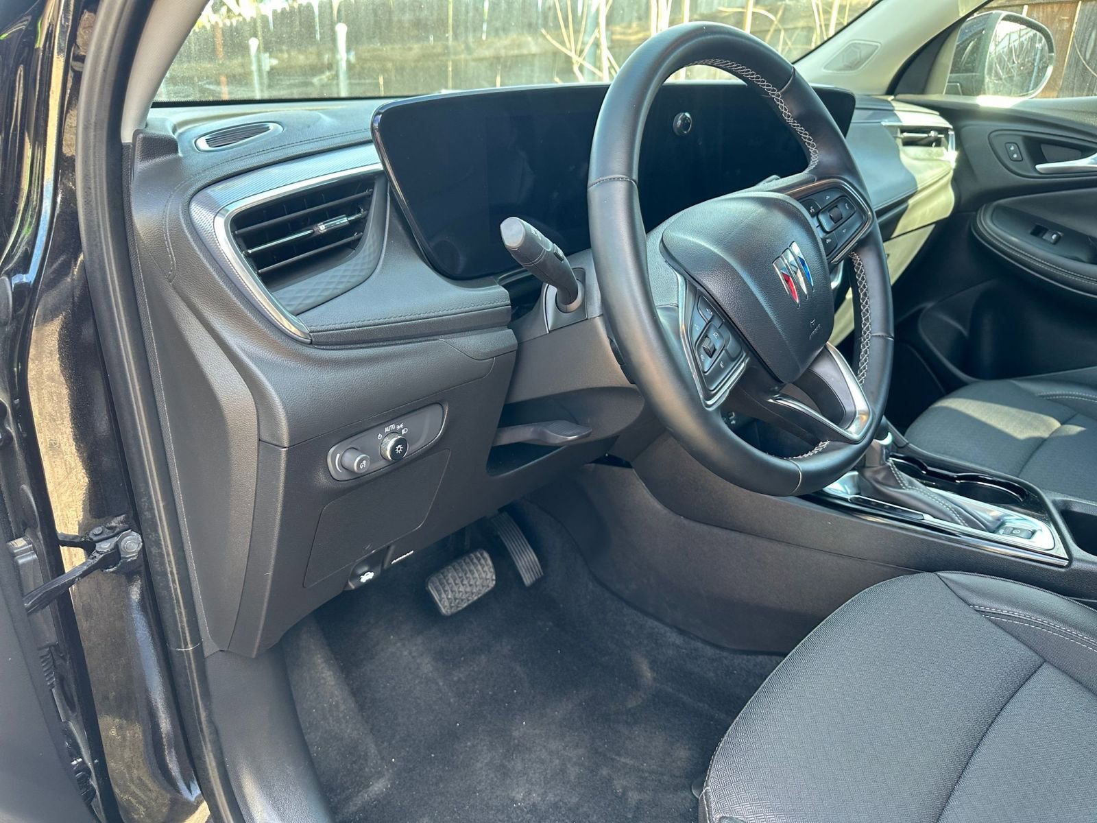 Used 2025 Buick Encore GX Preferred image 33