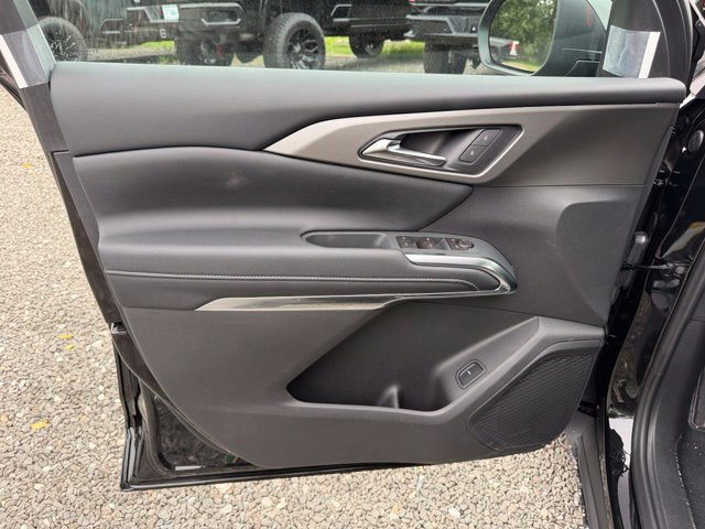 New 2027 Chevrolet Traverse LT w/ Driver Confidence Package FWD image 23