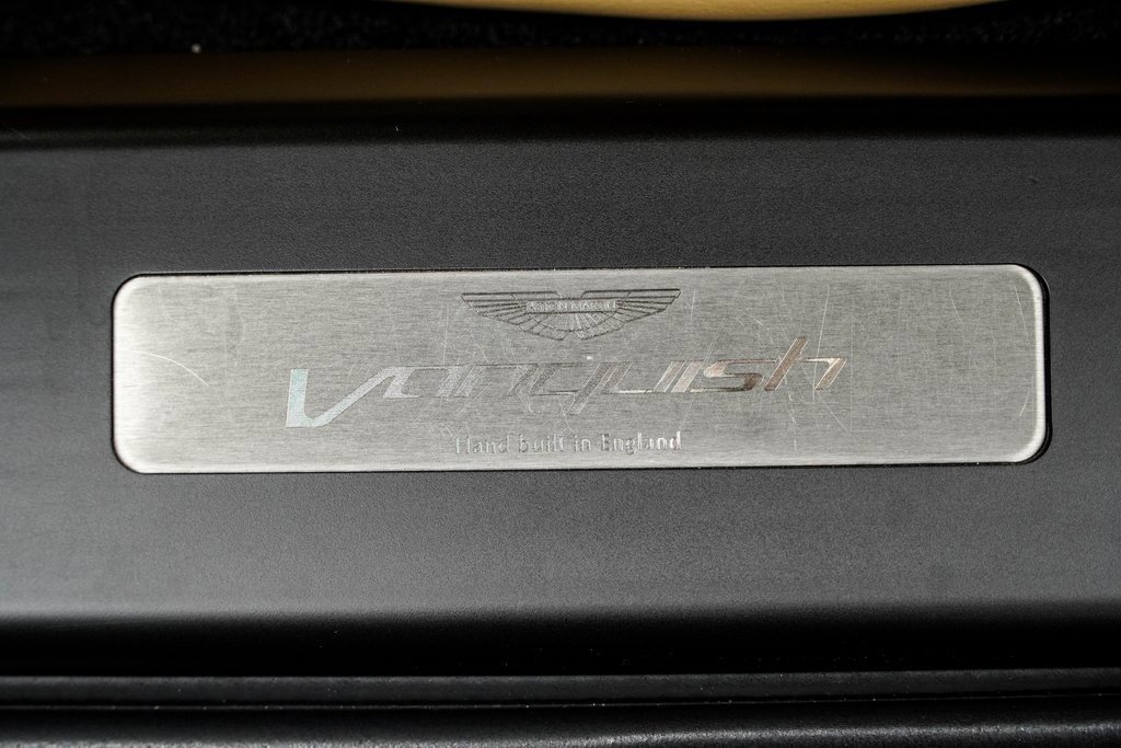 Used 2017 Aston Martin Vanquish Coupe image 21