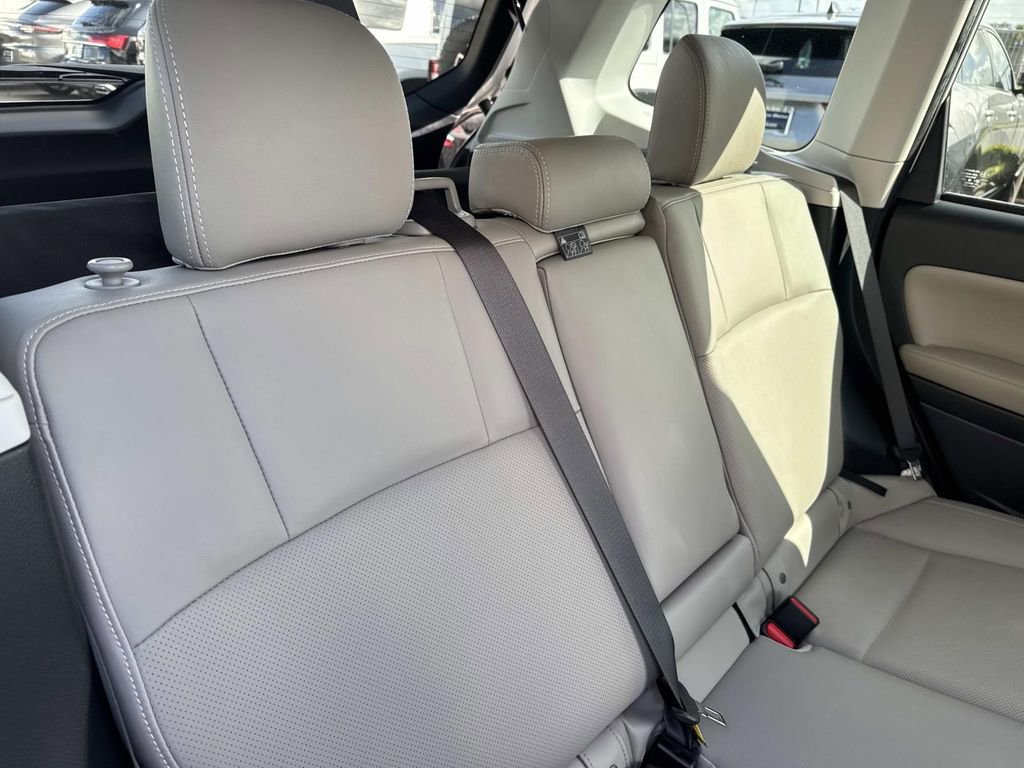 Used 2017 Subaru Forester 2.5i Limited image 9