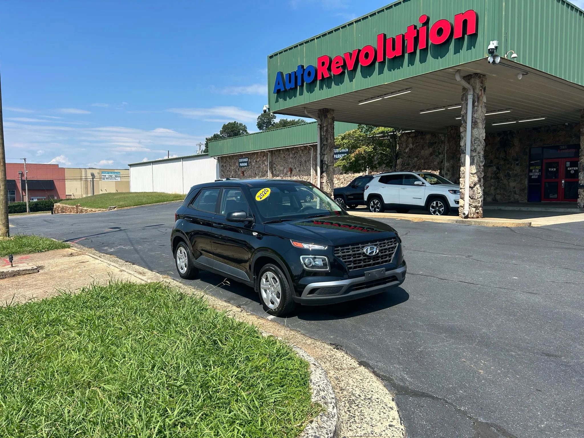 Used 2020 Hyundai Venue SE image 1