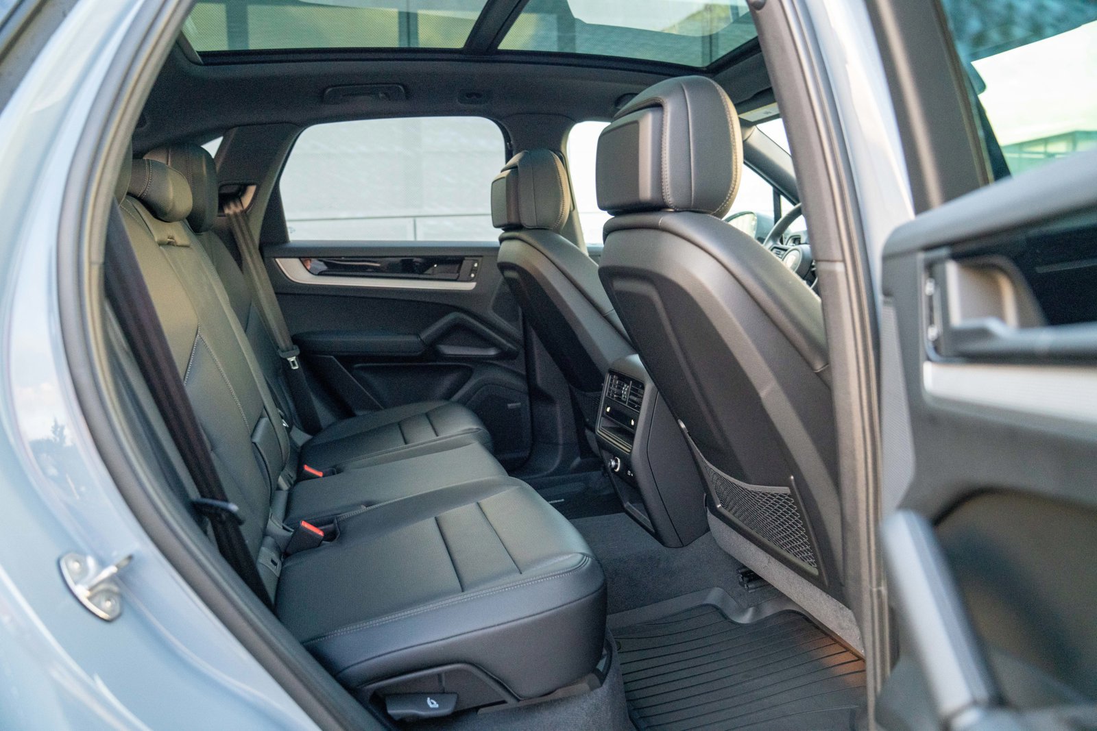 Certified 2026 Porsche Cayenne AWD/4WD image 24