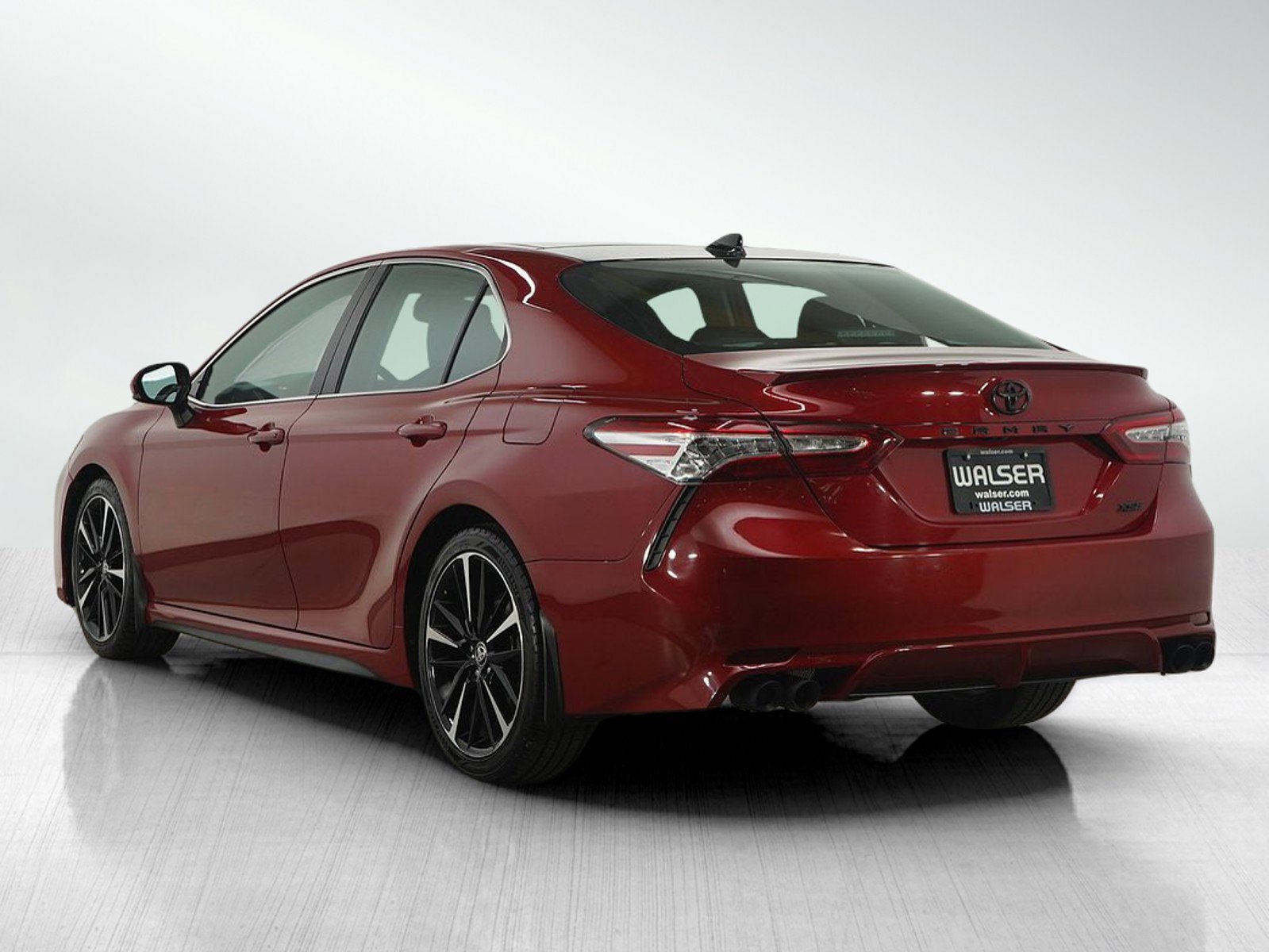 Used 2020 Toyota Camry XSE image 3