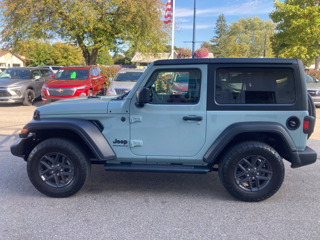 Used 2024 Jeep Wrangler Sport AWD/4WD image 8