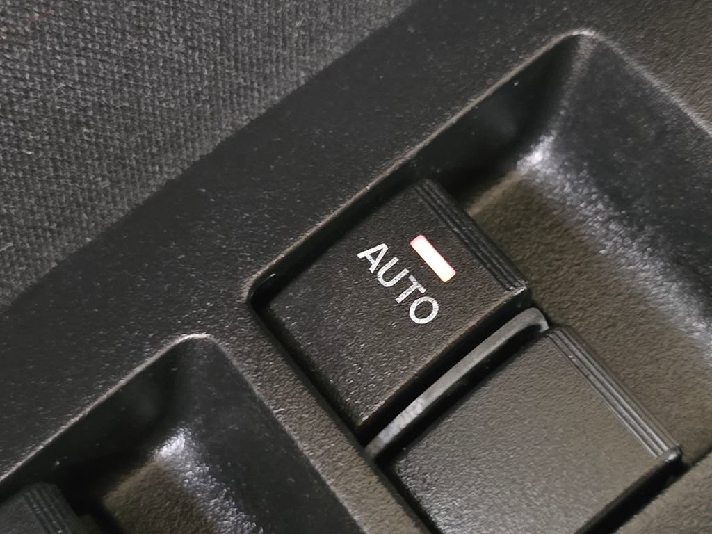 Used 2010 MAZDA MAZDA3 i Touring image 29