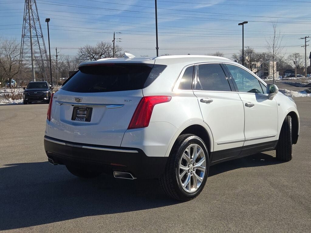 Used 2018 Cadillac XT5 Luxury w/ Driver Awareness Package image 12