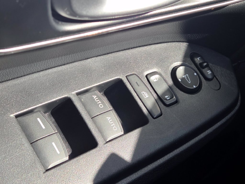 Used 2021 Honda CR-V EX-L image 8
