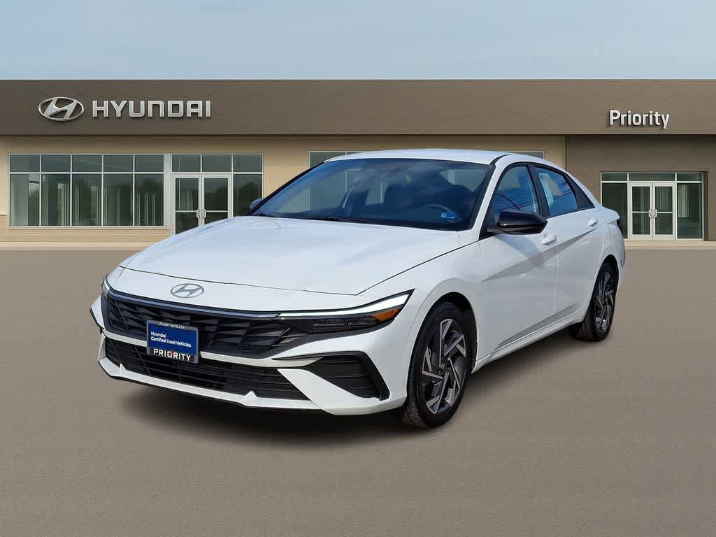 Certified 2025 Hyundai Elantra Sport image 1
