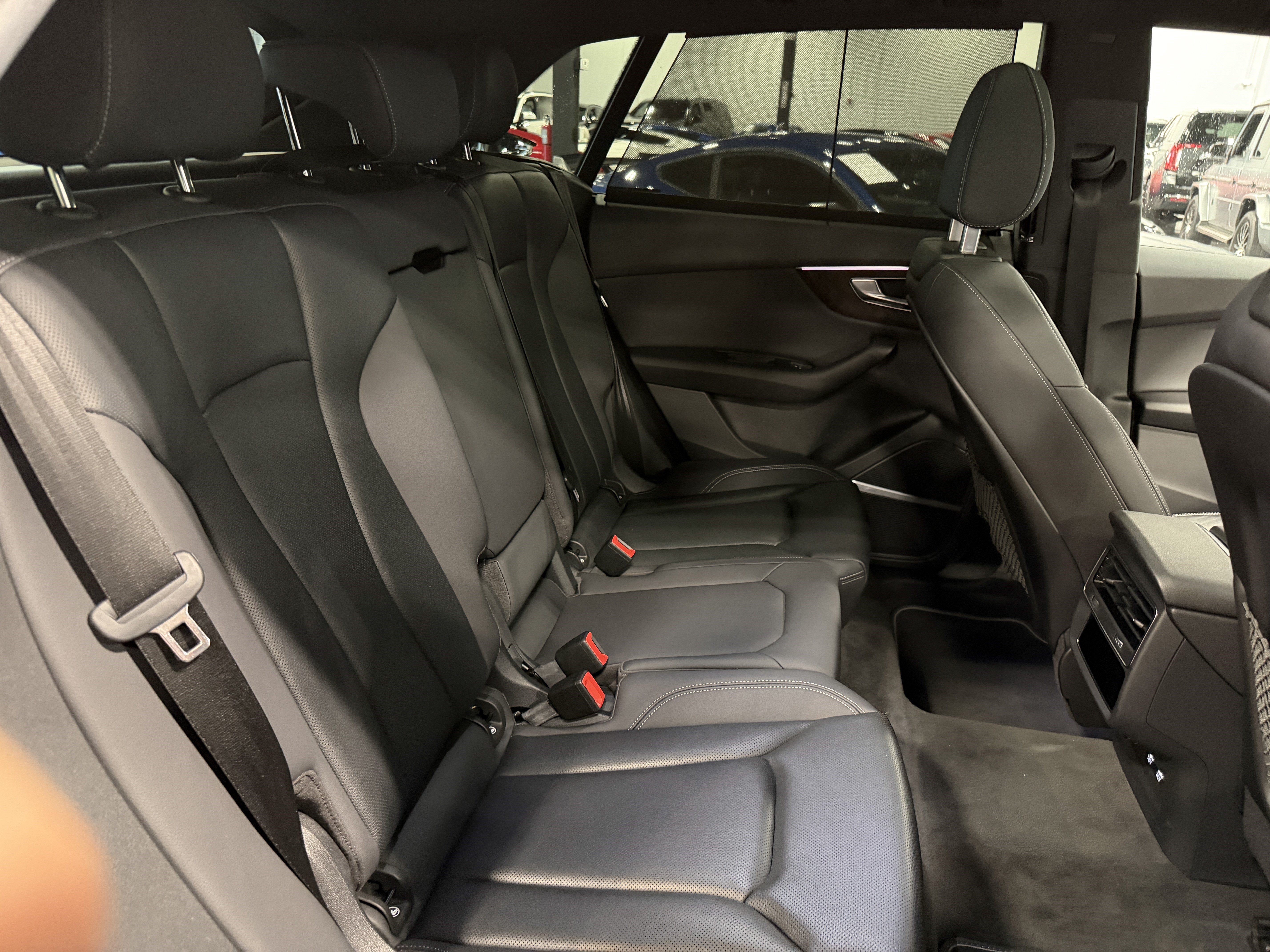 Used 2020 Audi Q8 Prestige w/ Prestige Package AWD/4WD image 16
