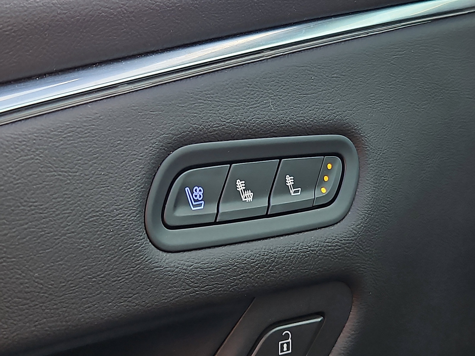 Used 2022 Cadillac Escalade Premium Luxury w/ LPO, Floor Liner Package image 25