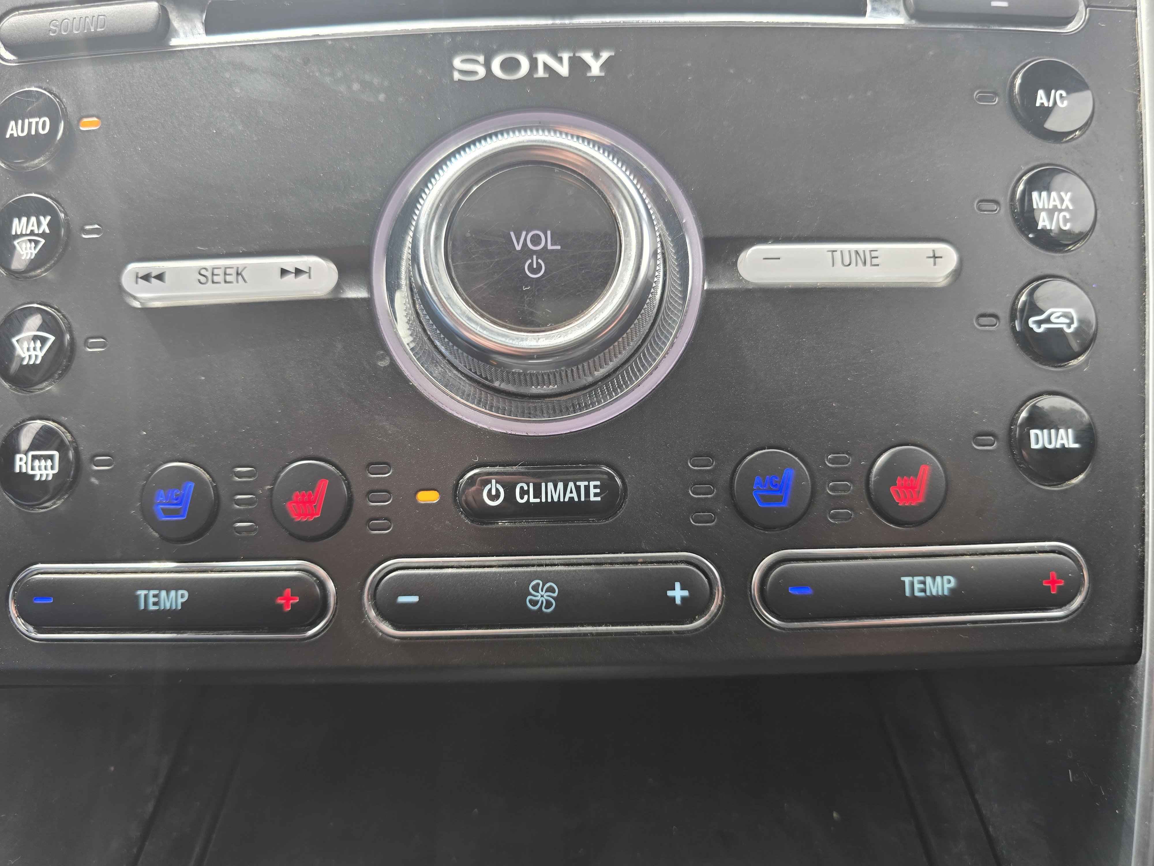 Used 2017 Ford Explorer Limited image 27