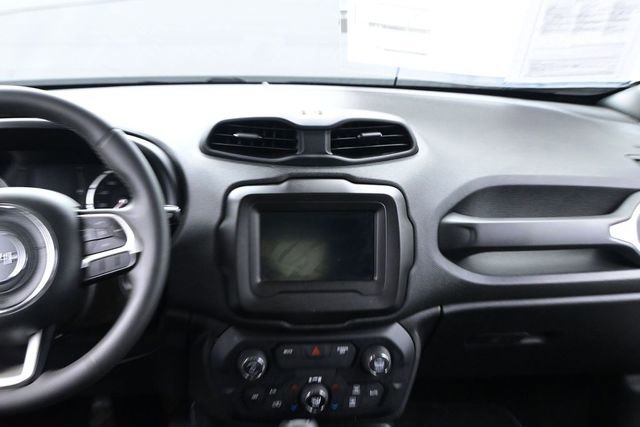 Used 2019 Jeep Renegade Latitude FWD image 25