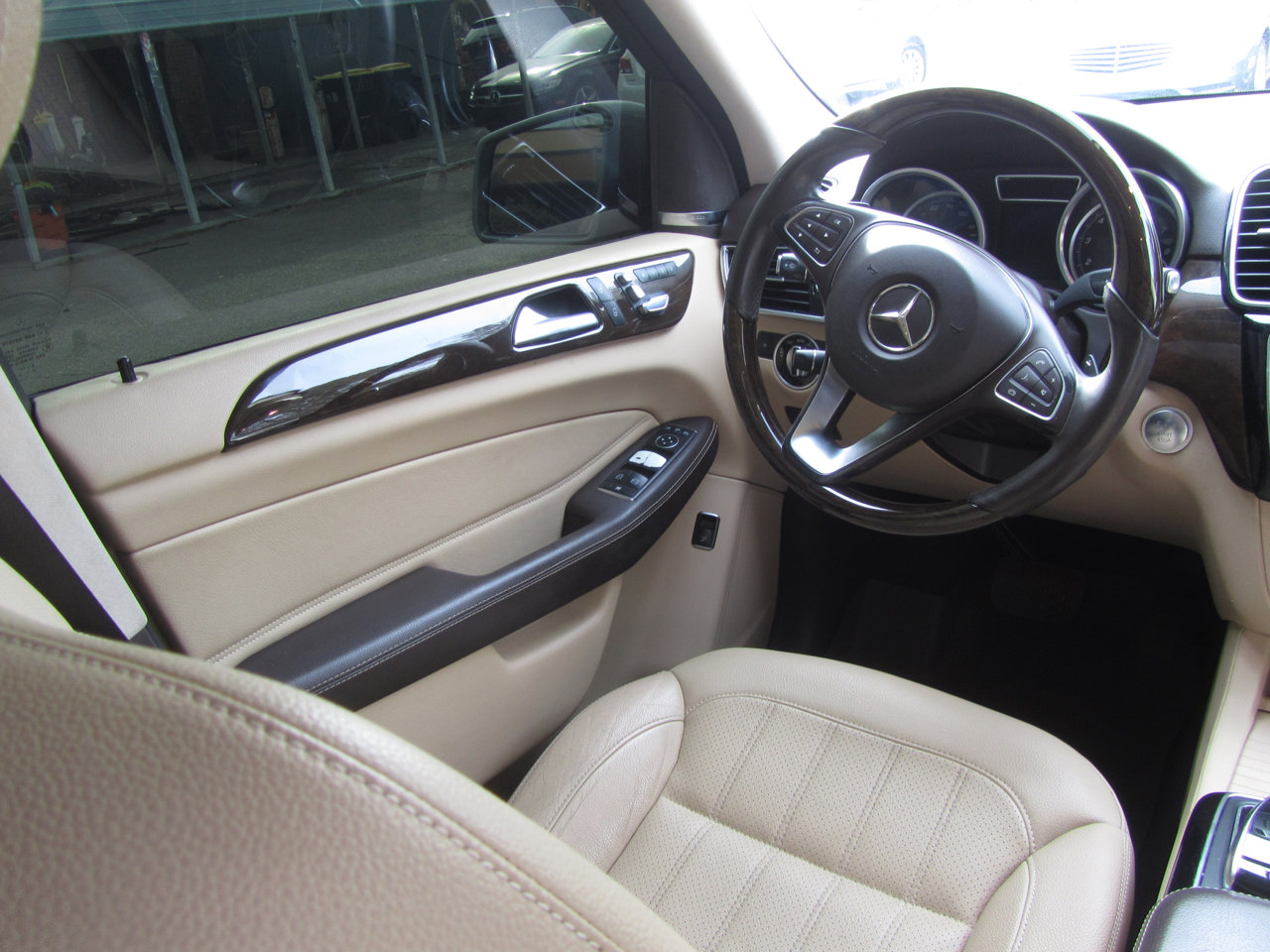 Used 2016 Mercedes-Benz GLE 350 w/ Premium Package image 12