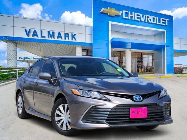 Used 2024 Toyota Camry LE image 2