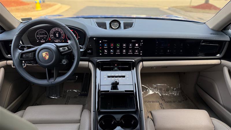 Used 2025 Porsche Panamera 4 image 23