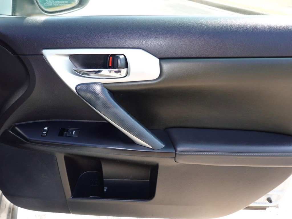 Used 2012 Lexus CT 200h Premium image 23