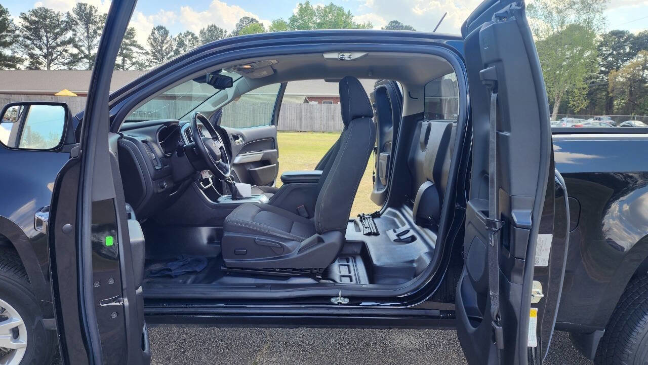 Used 2022 Chevrolet Colorado LT w/ Fleet Safety Package RWD image 27