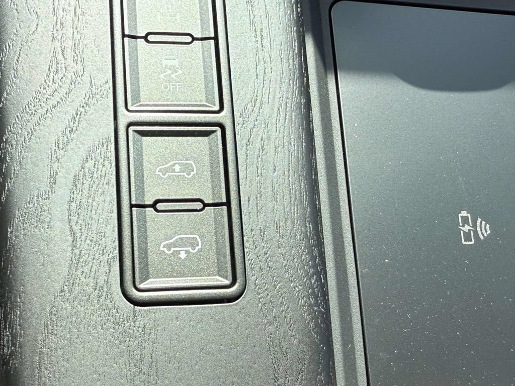 New 2026 Lexus LX 600 4WD w/ Luxury Package image 19