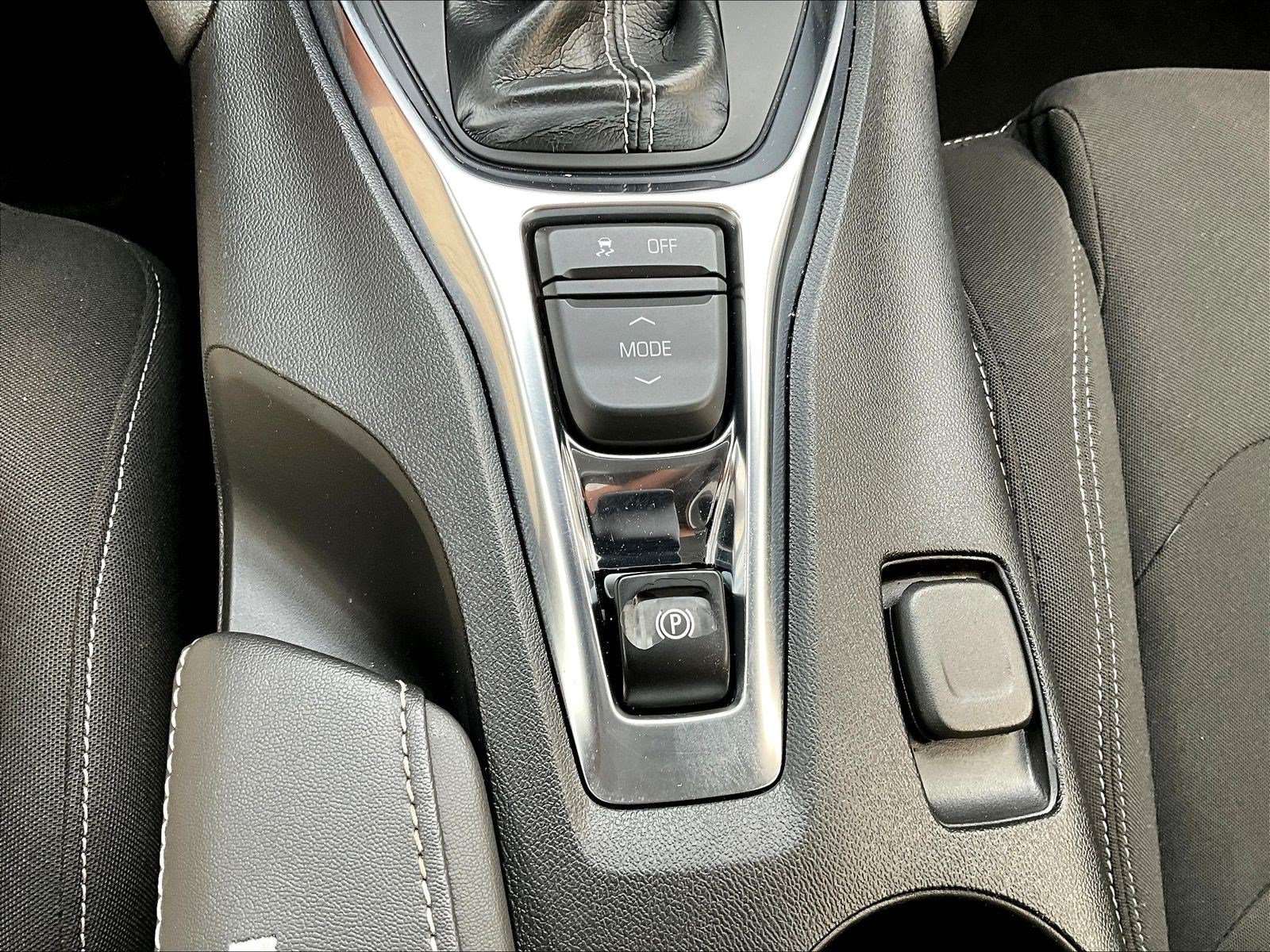 Used 2021 Chevrolet Camaro LT RWD image 33