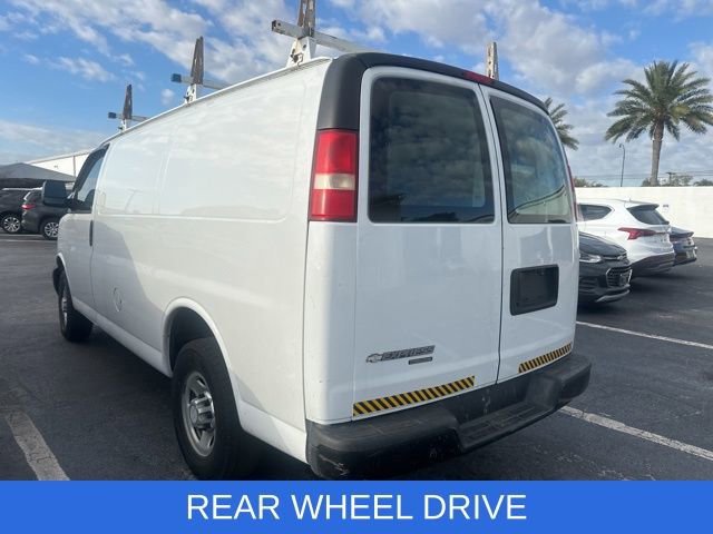 Used 2015 Chevrolet Express 2500 image 2