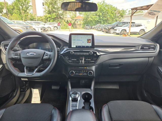 Used 2025 Ford Escape ST-Line FWD image 23