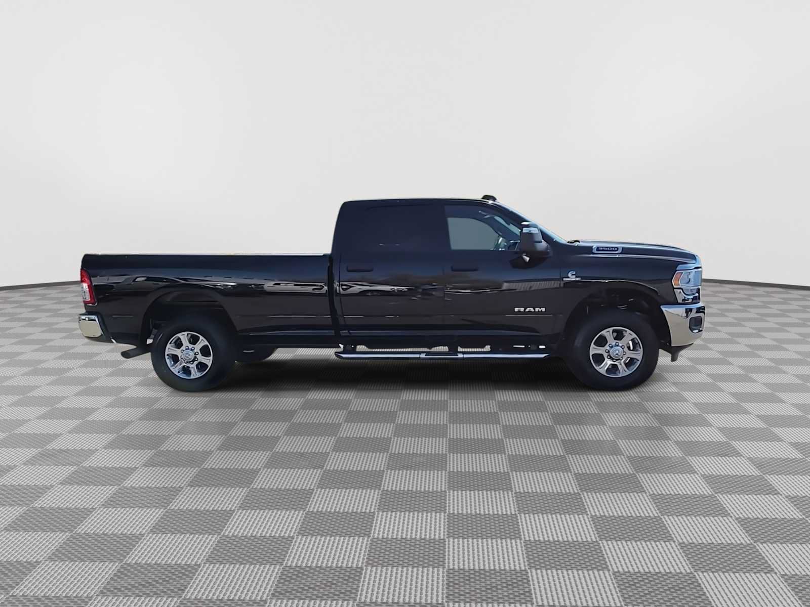 Used 2024 RAM 3500 Big Horn AWD/4WD image 9