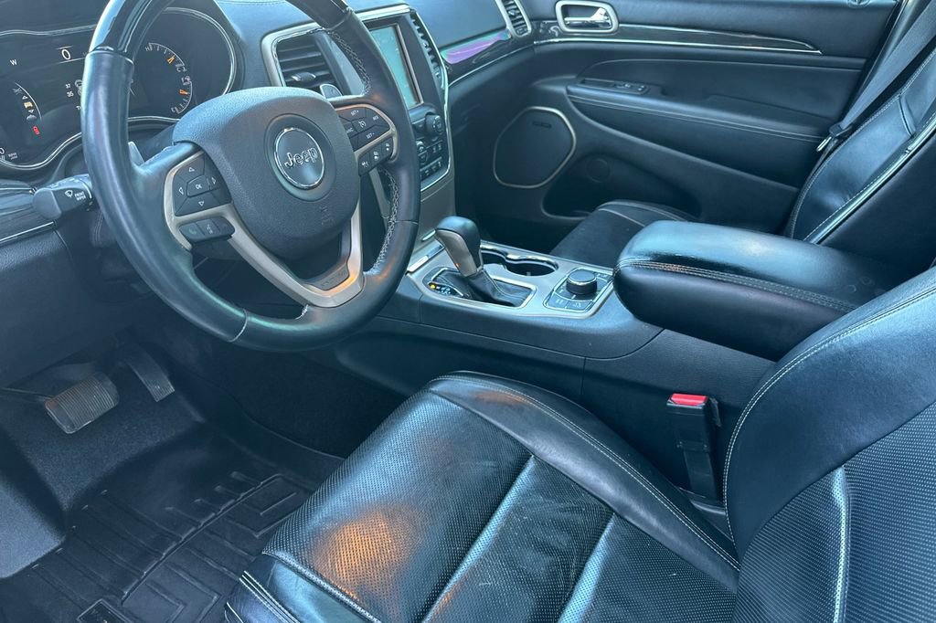 Used 2017 Jeep Grand Cherokee Overland w/ Jeep Active Safety Group image 10