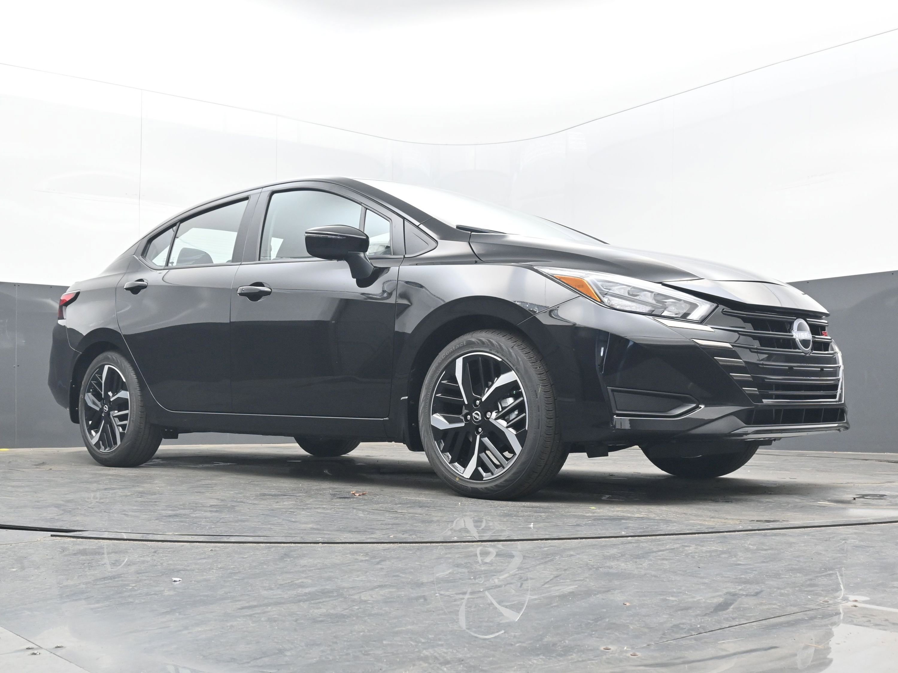 New 2025 Nissan Versa SR image 21