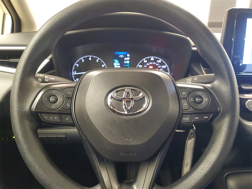 Used 2025 Toyota Corolla LE image 19