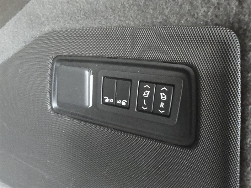 Used 2022 Cadillac Escalade Sport w/ Touring Package AWD/4WD image 28