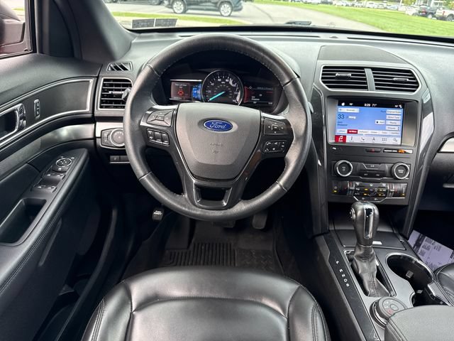 Used 2019 Ford Explorer XLT w/ Equipment Group 202A AWD/4WD image 21