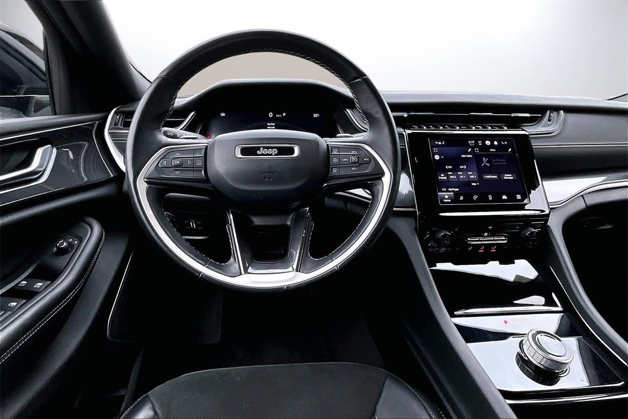 Used 2021 Jeep Grand Cherokee L Laredo image 11