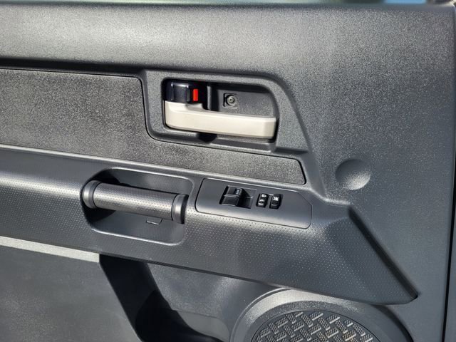 Used 2014 Toyota FJ Cruiser 4WD w/ Convenience Package image 18