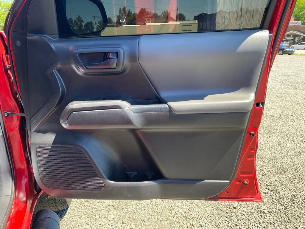 Used 2022 Toyota Tacoma SR5 w/ Technology Package RWD image 18