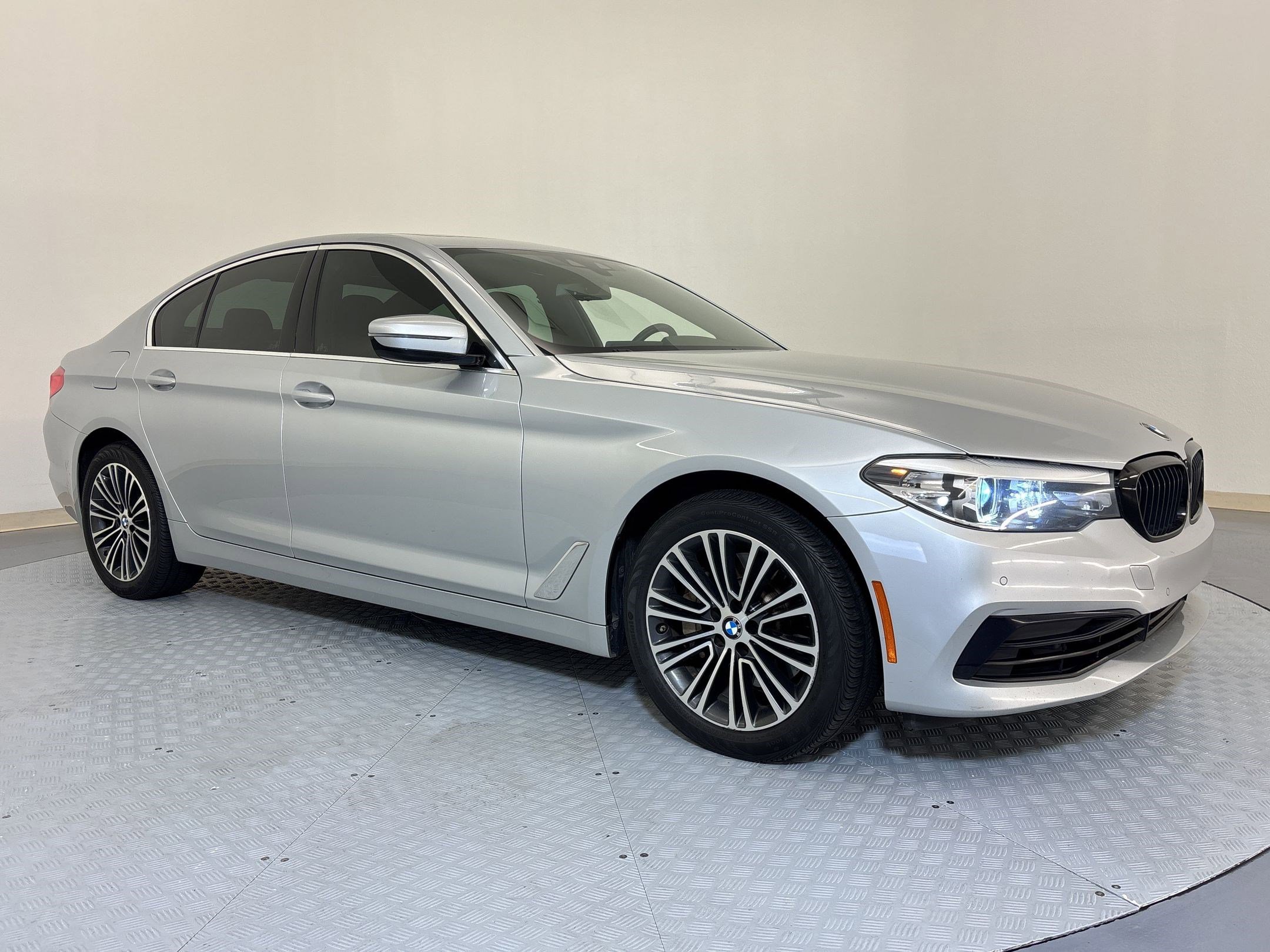 Used 2020 BMW 530i w/ Convenience Package image 6