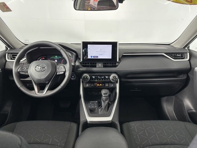 Used 2025 Toyota RAV4 XLE AWD/4WD image 11