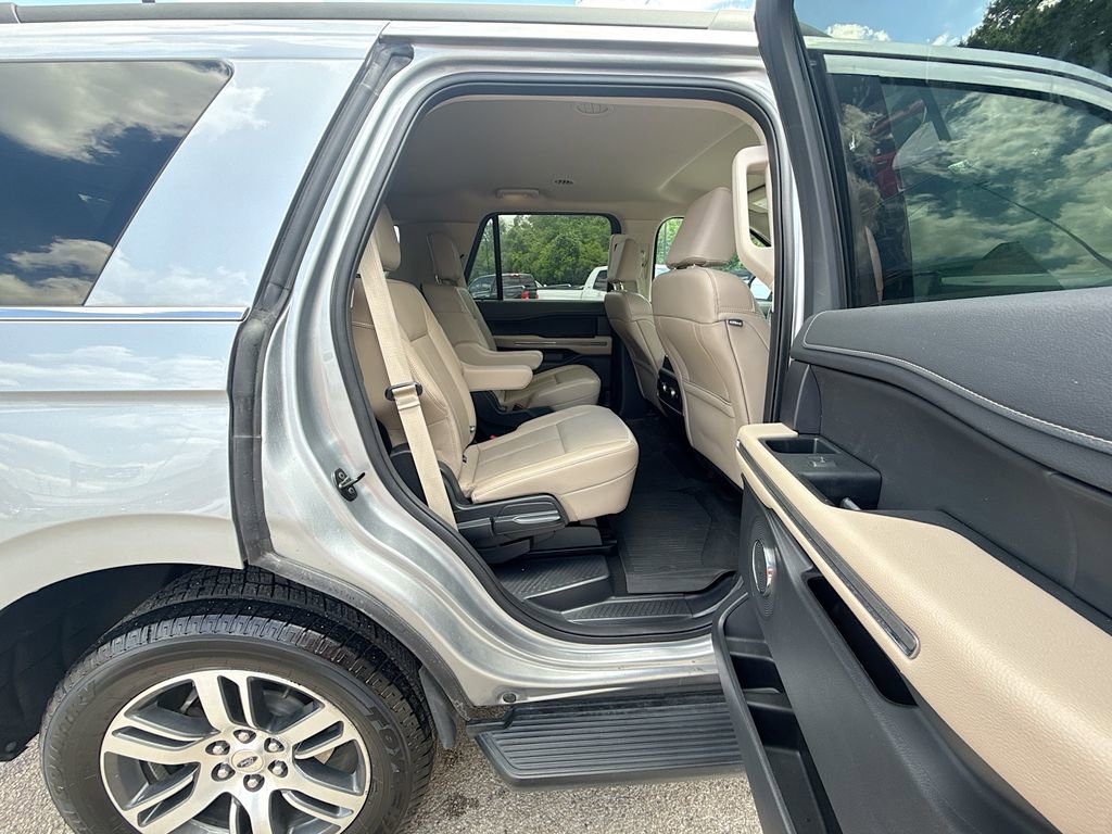 Used 2024 Ford Expedition XLT image 28