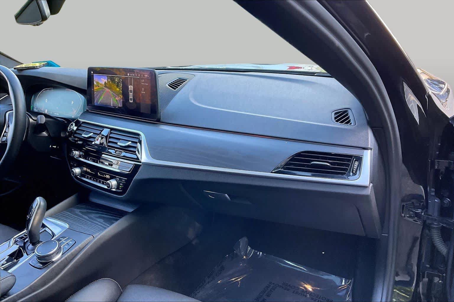 Used 2023 BMW 530i xDrive w/ Premium Package AWD/4WD image 18