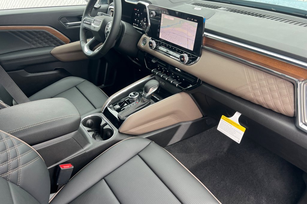 New 2026 GMC Canyon Denali image 12